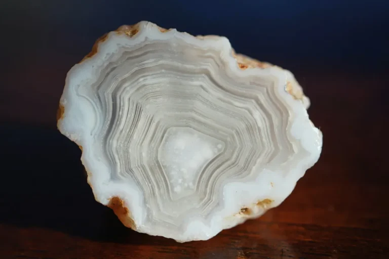 Agate : signification, vertus, variétés et comment reconnaître une agate teinte